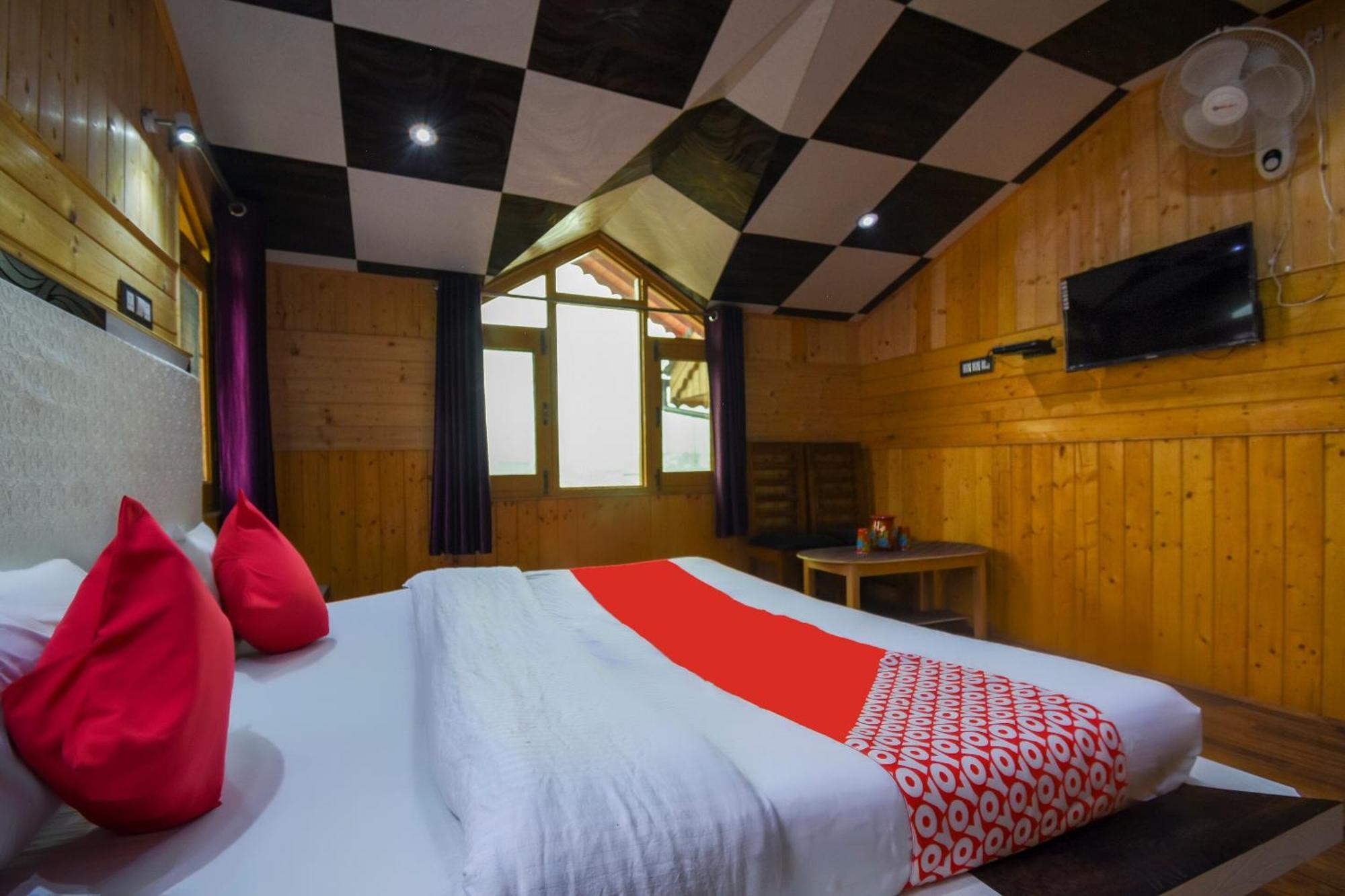 OYO 66476 Hotel Divine Kashmir Durgjan Exterior foto
