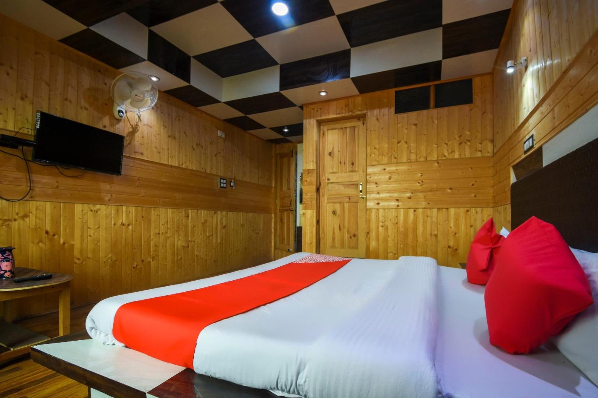 OYO 66476 Hotel Divine Kashmir Durgjan Exterior foto
